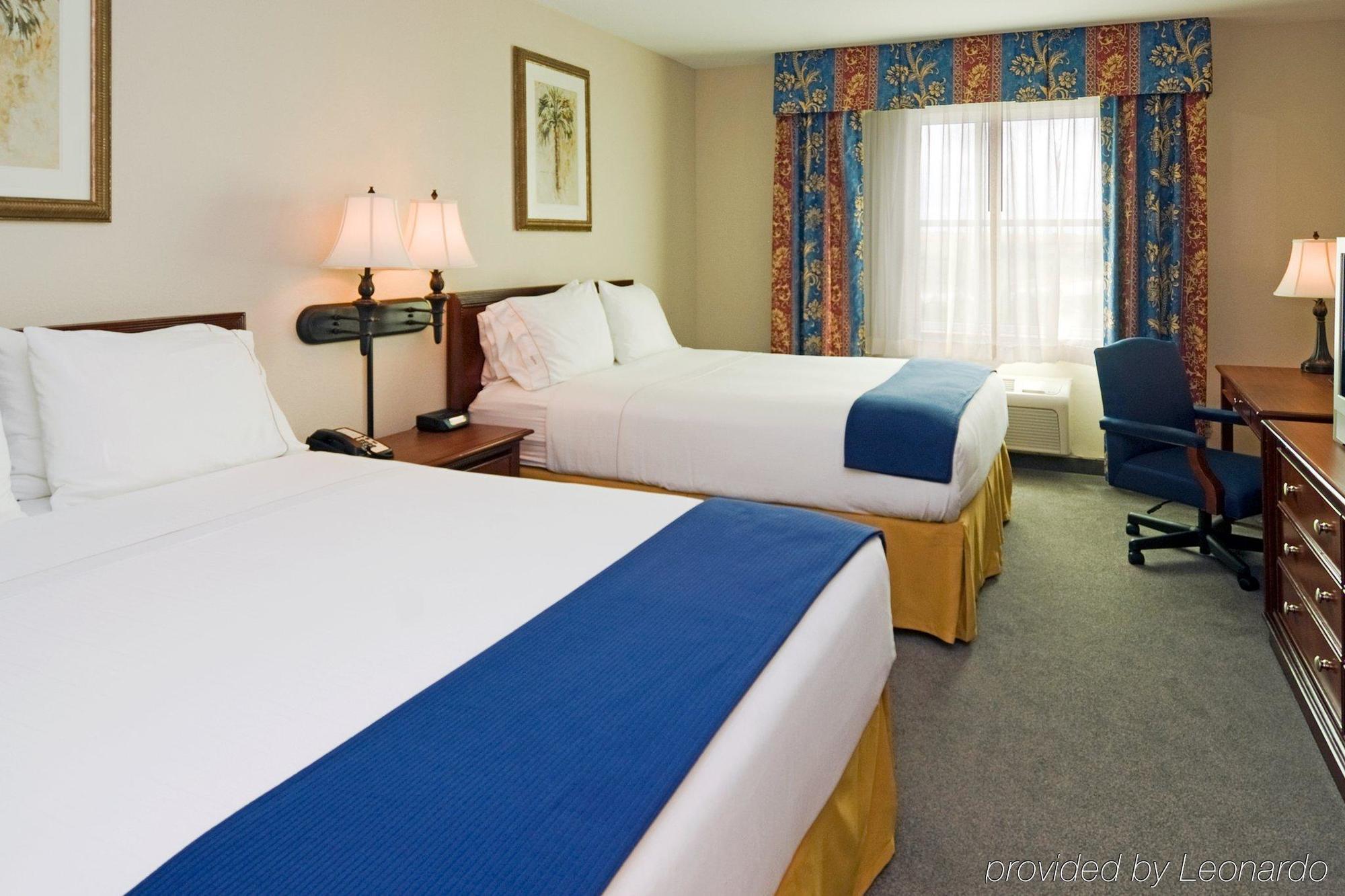Holiday Inn Express & Suites Miami Kendall By Ihg Country Walk Kamer foto