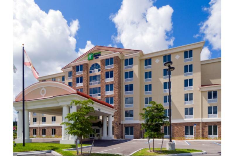 Holiday Inn Express & Suites Miami Kendall By Ihg Country Walk Buitenkant foto